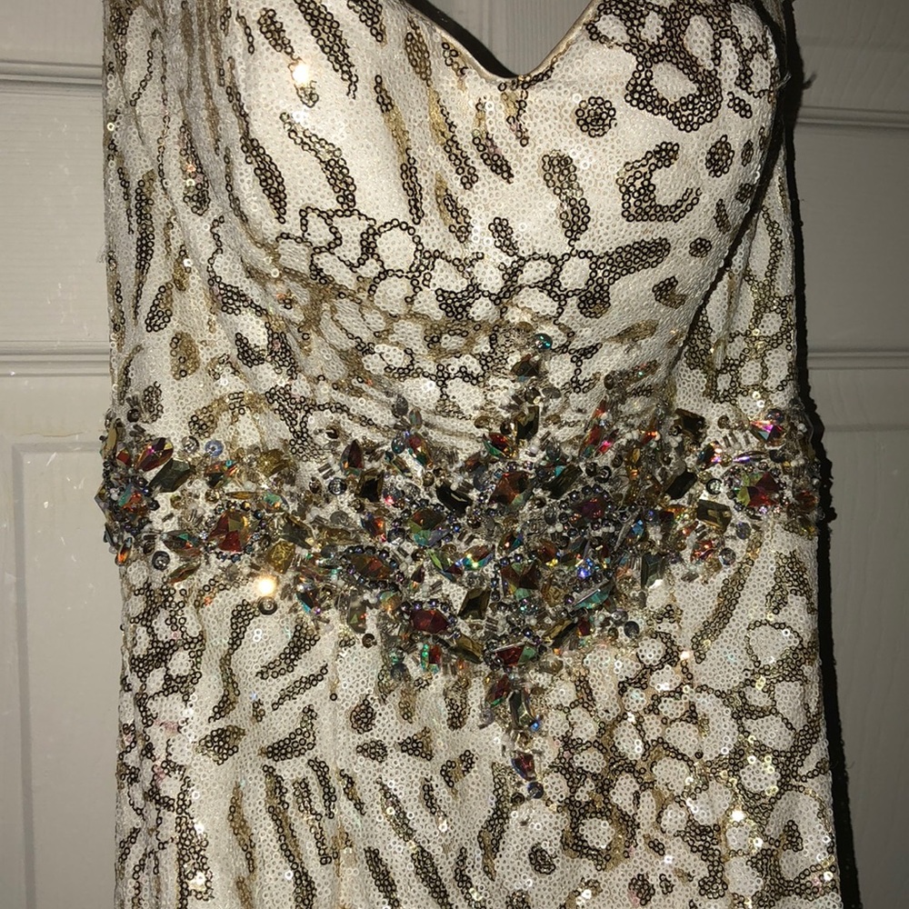 PROM DRESS - Picture 2 of 4